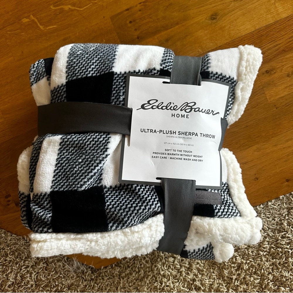 Eddie Bauer Black and White Sherpa Throw